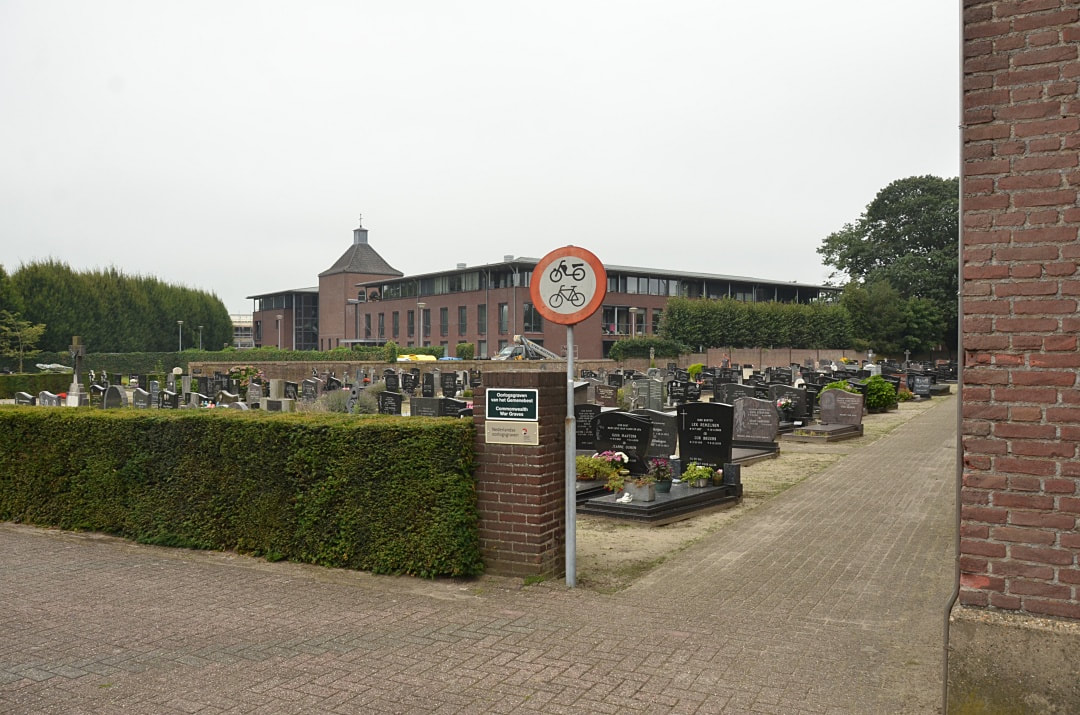 Baarle-Nassau Roman Catholic Churchyard