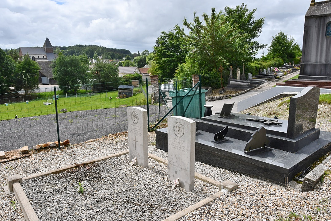 Bailly-en-Rivière Communal Cemetery