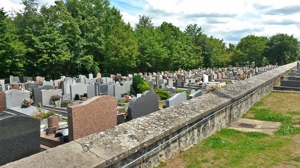 Brétigny-sur-Orge Communal Cemetery