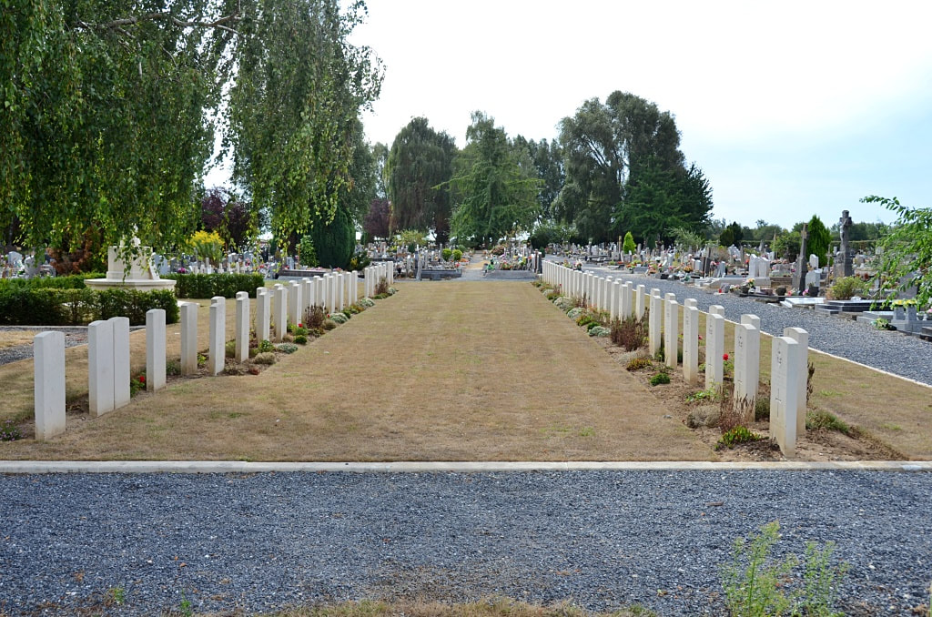 Cambrai (Route de Solesmes) Communal Cemetery