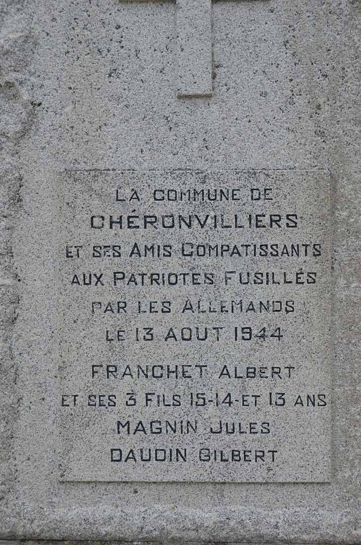 Chéronvilliers Churchyard