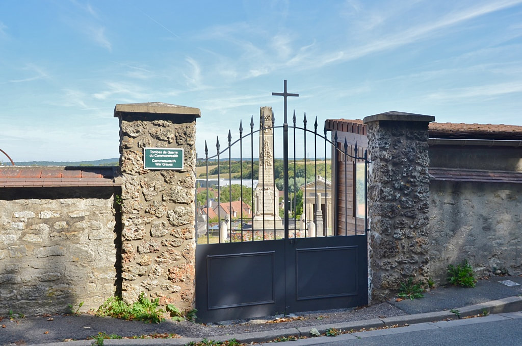 Ecquevilly Communal Cemetery