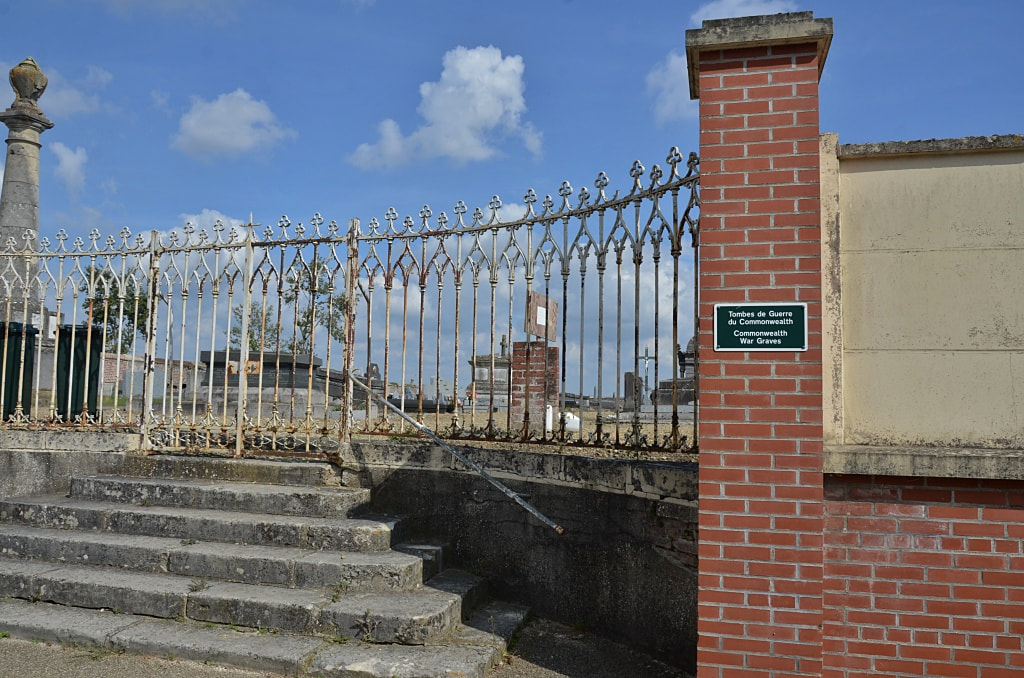 Méharicourt Communal Cemetery