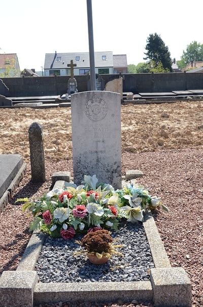 Ophain-Bois-Seigneur-Isaac Communal Cemetery