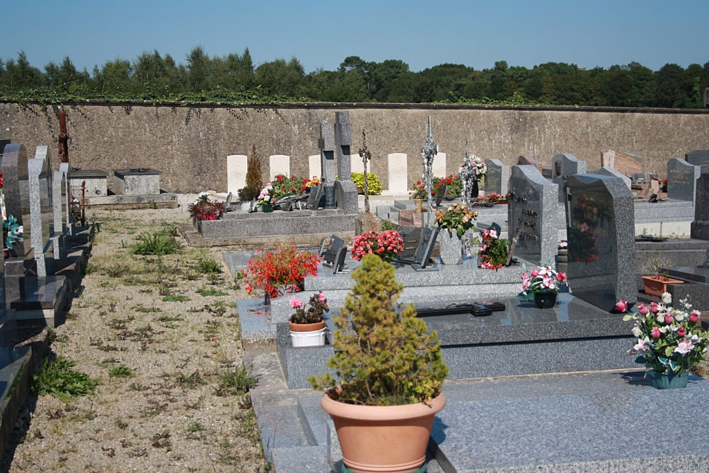 Plougoumelen Communal Cemetery