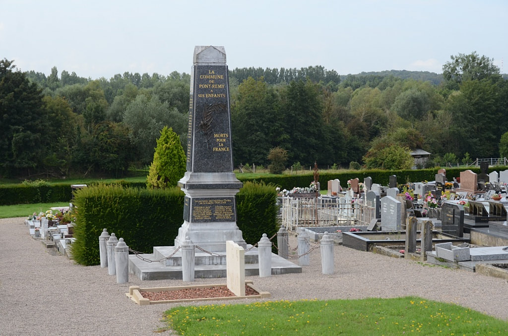Pont-Rémy Communal Cemetery