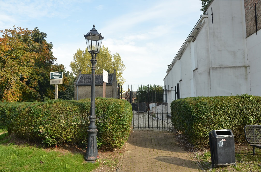 Schoonhoven (Willige-Langerack) Churchyard