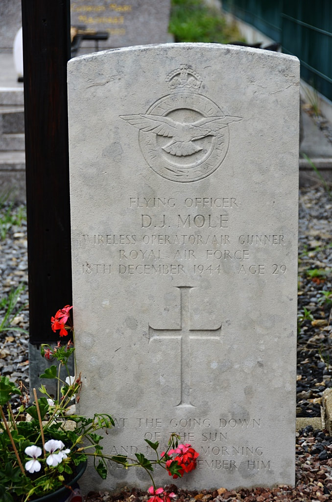 TAILLETTE COMMUNAL CEMETERY