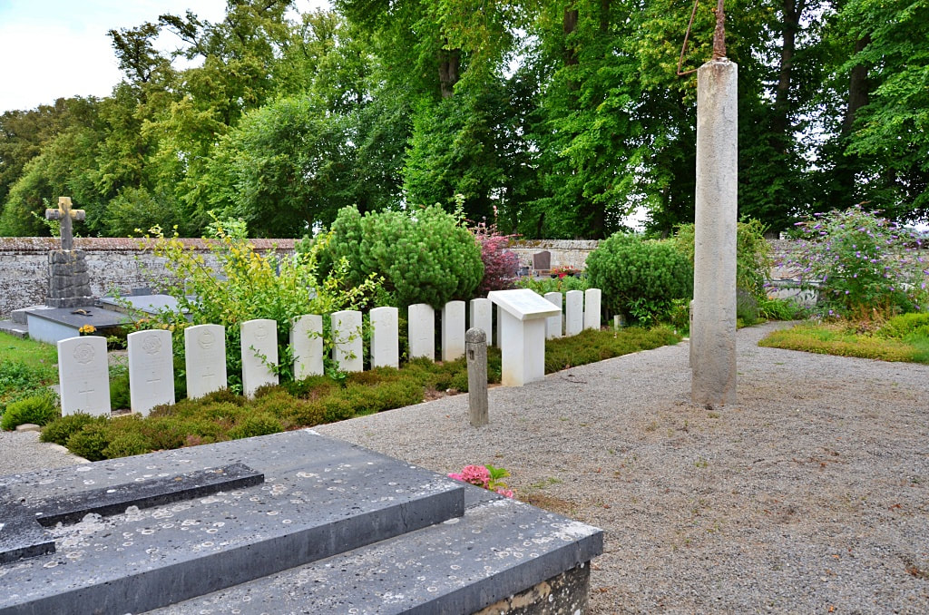 Ardres Communal Cemetery