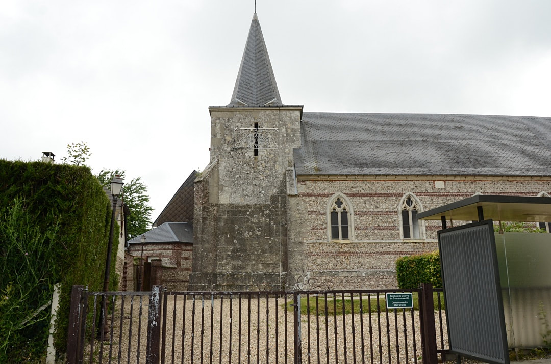 Auberville-la-Renault Churchyard