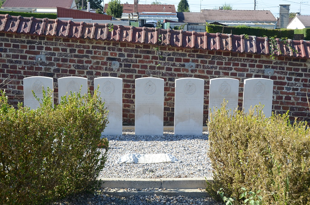 Auneuil Communal Cemetery