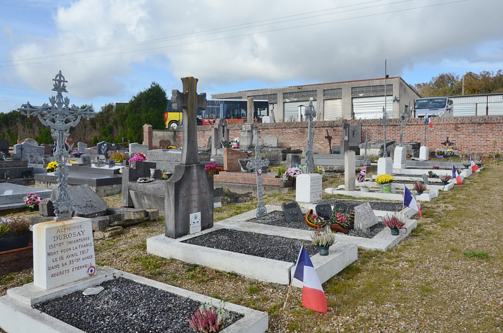 Bézu-St.-Éloi Communal Cemetery