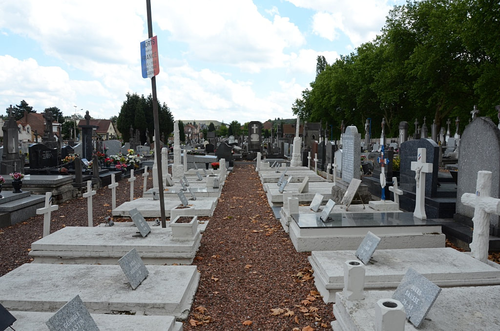 Billy-Montigny Communal Cemetery