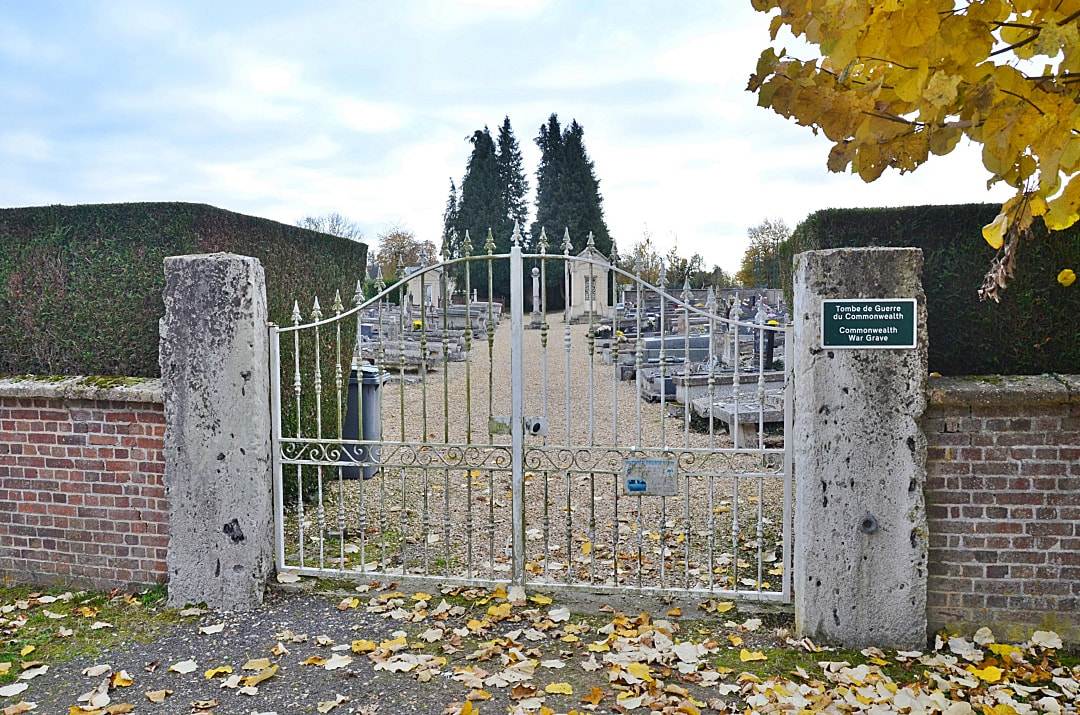 Boissey-le-Châtel Communal Cemetery