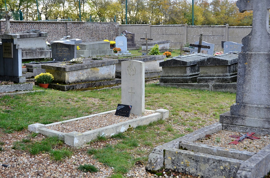 Boissey-le-Châtel Communal Cemetery