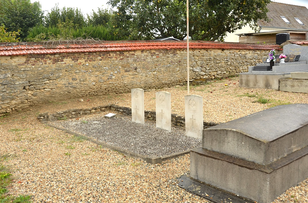 Bray-et-Lû Communal Cemetery