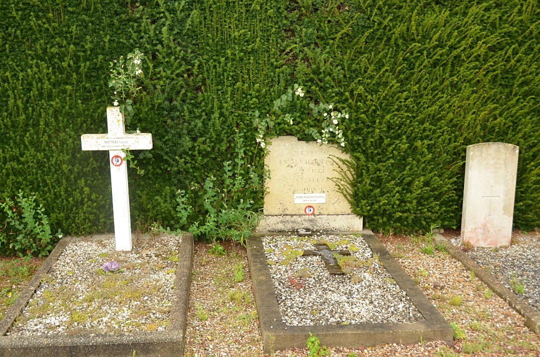 Breteuil-sur-Iton Communal Cemetery