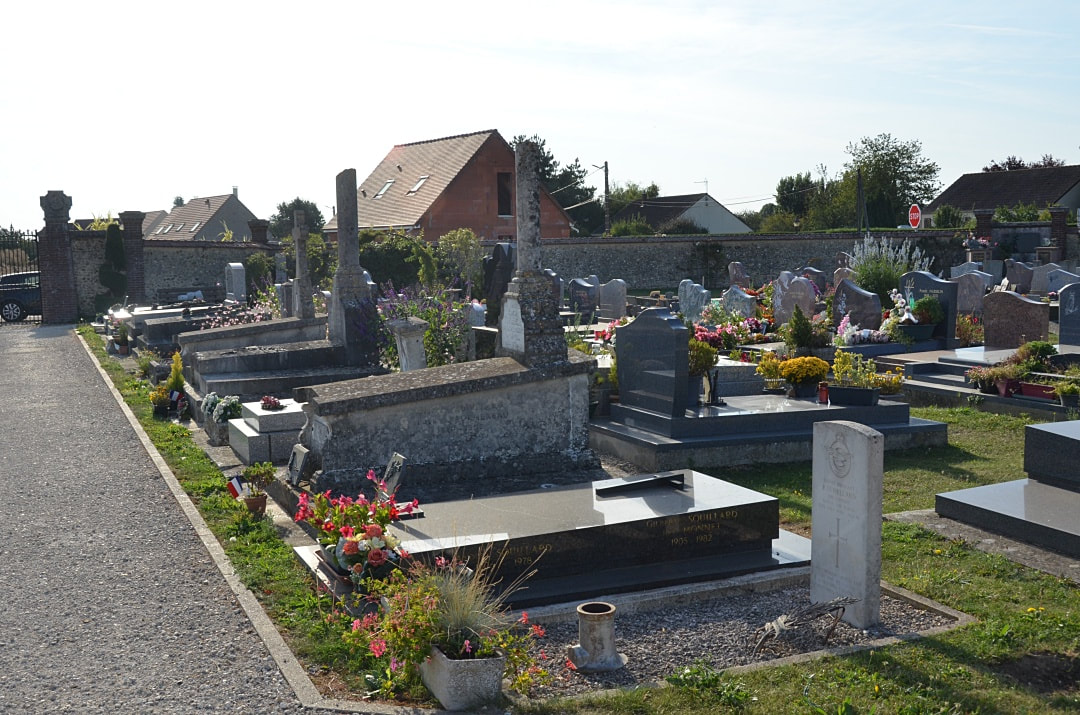 Bû Communal Cemetery