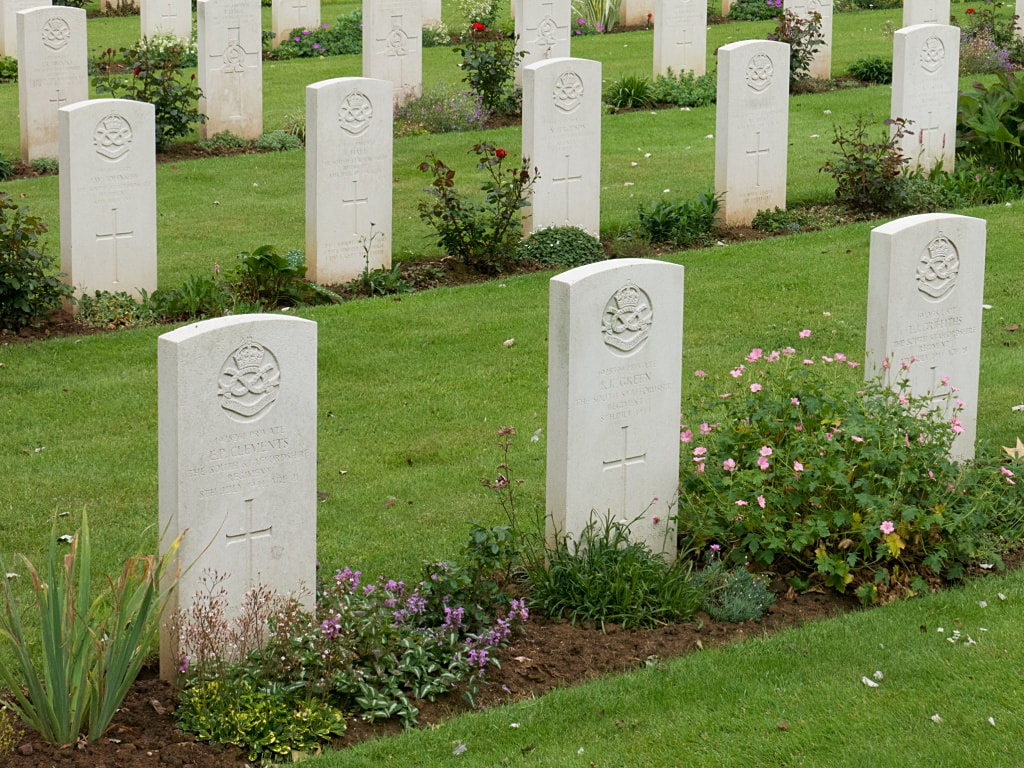 Cambes-en-Plaine War Cemetery