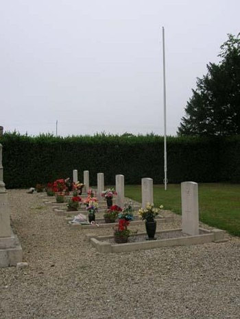 Chapelle-Vallon Communal Cemetery