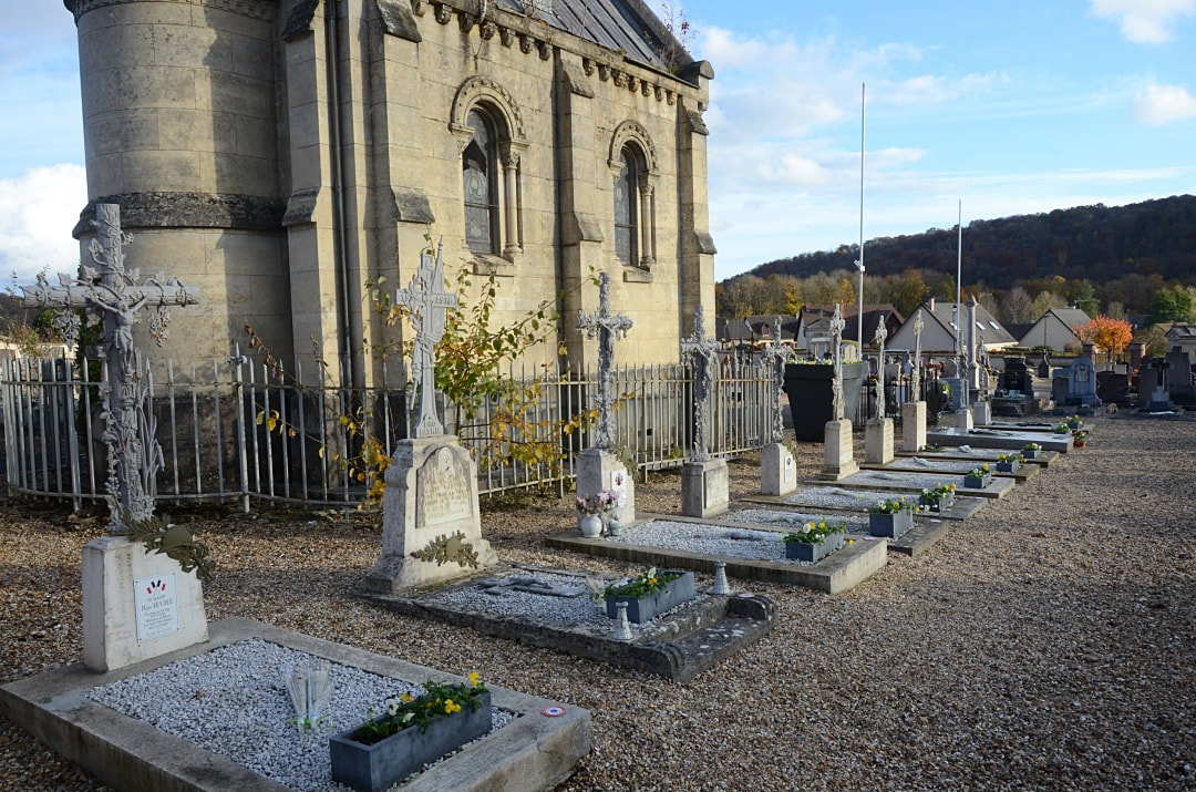 Charleval Communal Cemetery