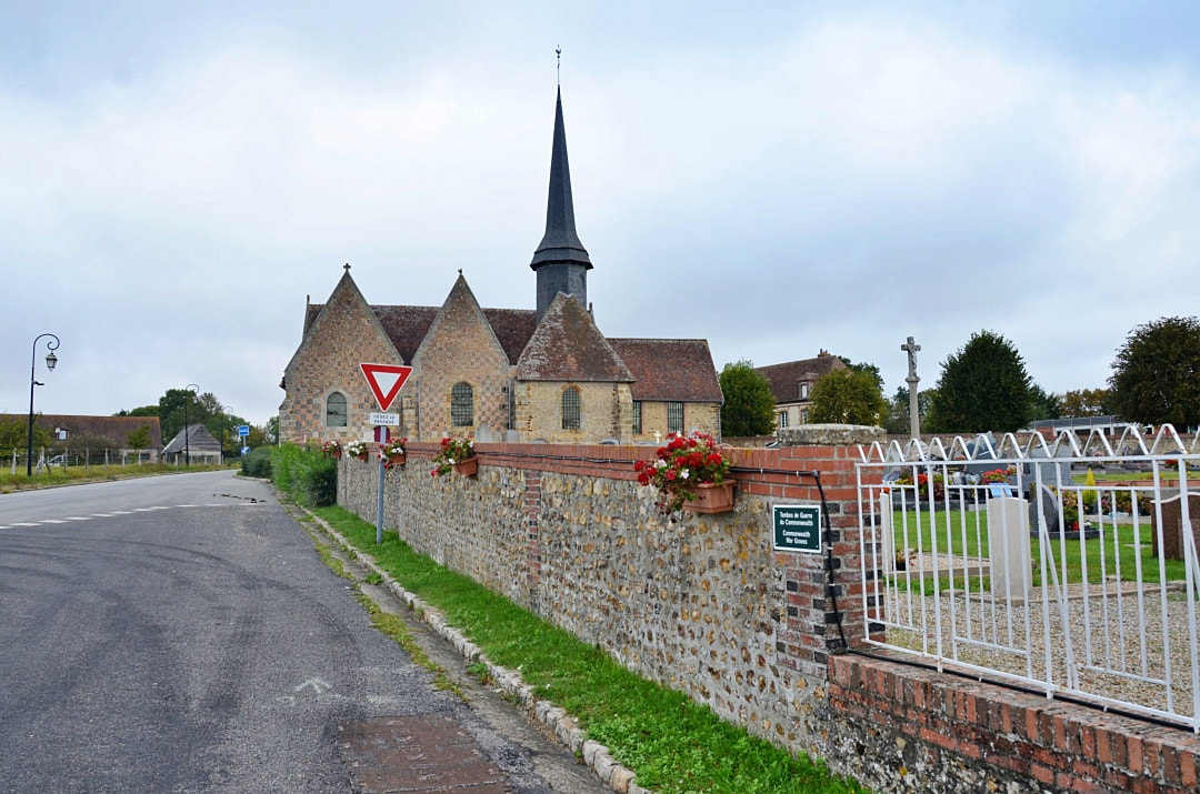 Chéronvilliers Churchyard