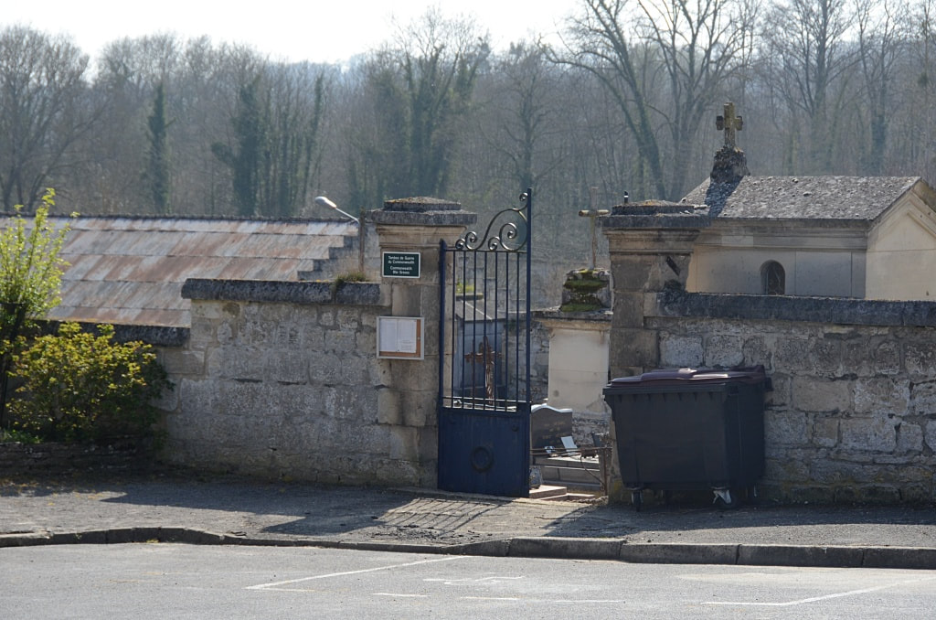 Coeuvres-et-Valsery Communal Cemetery