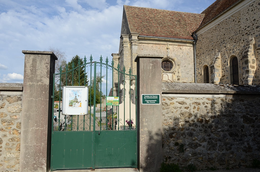 Coignières Churchyard