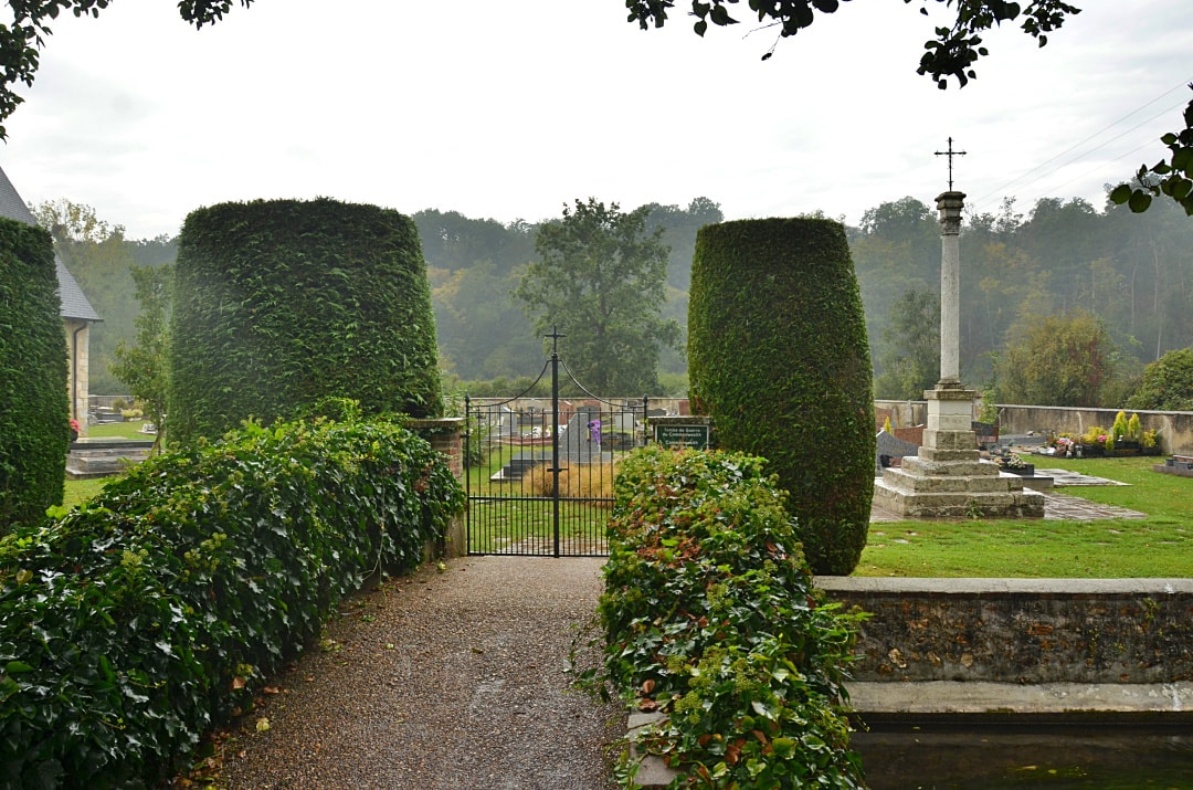 Coulonges Churchyard