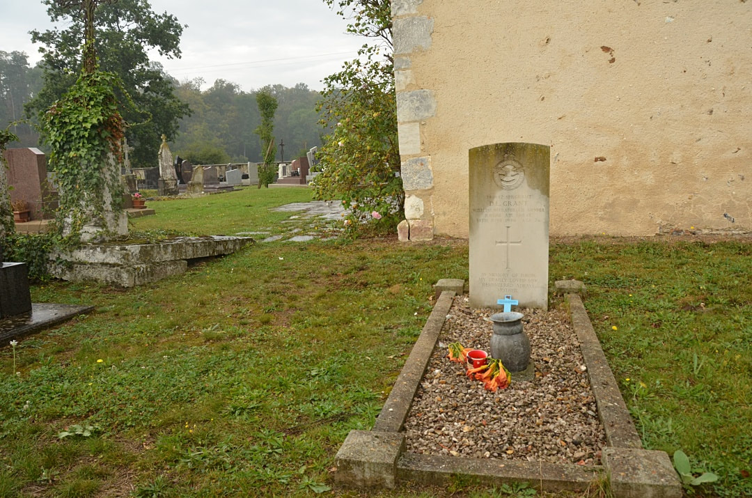 Coulonges Churchyard