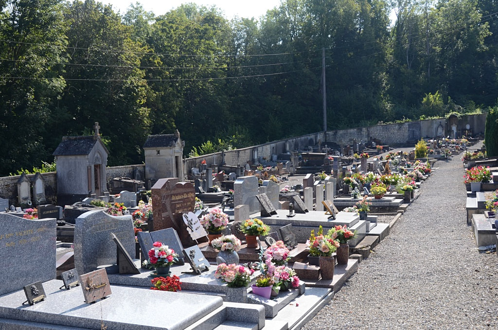Cramoisy Communal Cemetery
