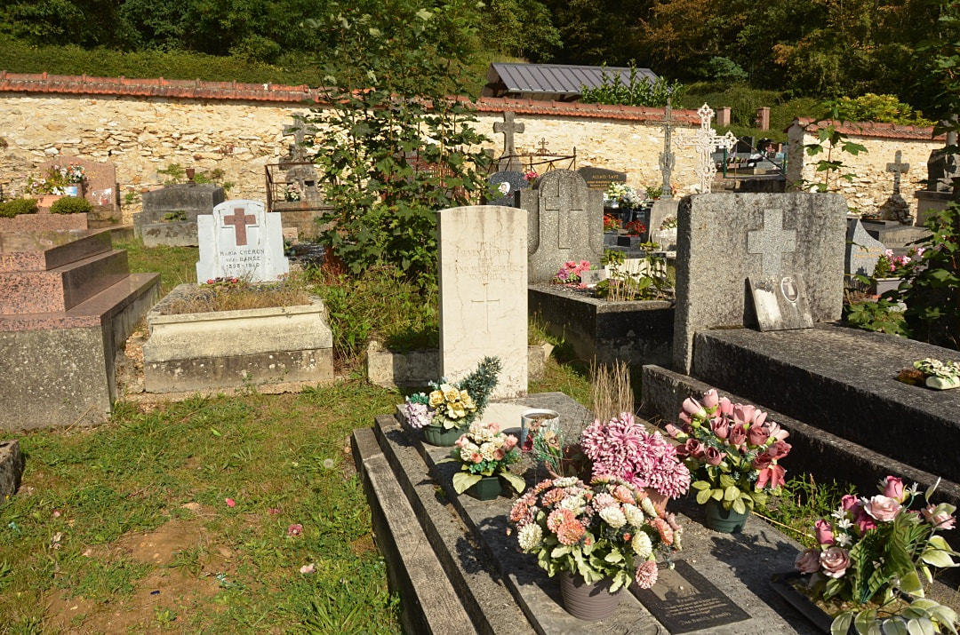 Épernon Communal Cemetery
