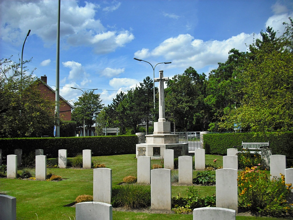 Gaurain Ramecroix War Cemetery