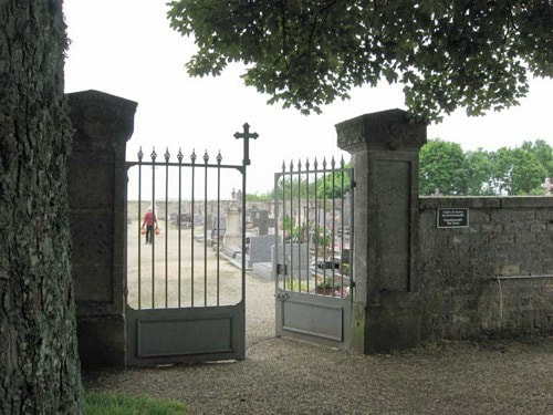 Gemeaux Communal Cemetery