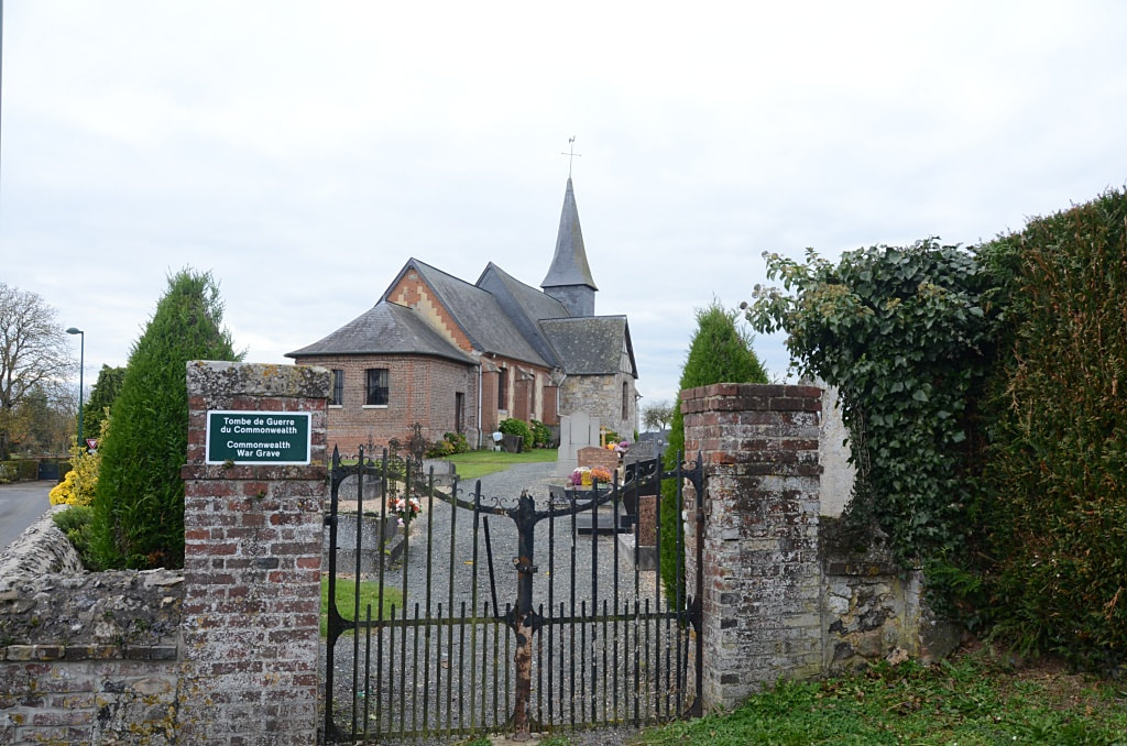Grainville-sur-Ry Churchyard