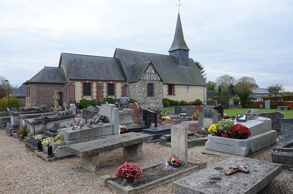 Grainville-sur-Ry Churchyard