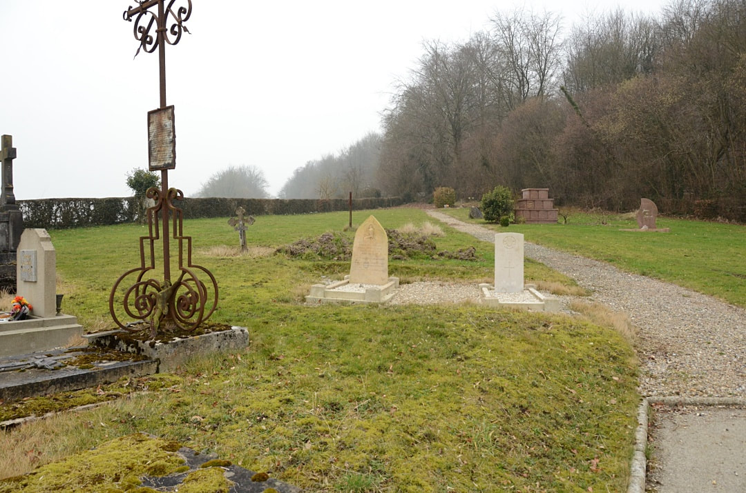 Hodeng-au-Bosc Communal Cemetery