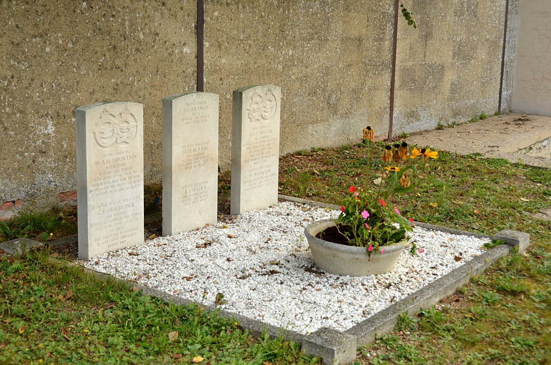 Houdan Communal Cemetery