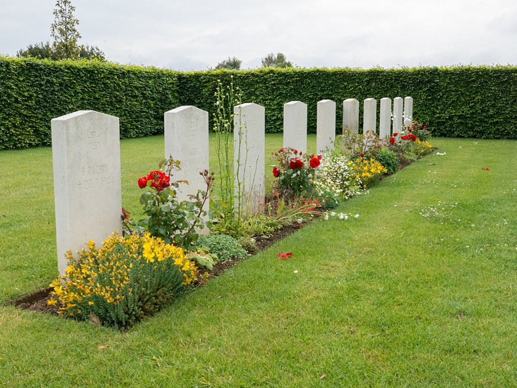 La Délivrande War Cemetery