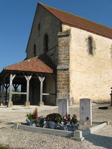 La Ville-aux-Bois Churchyard