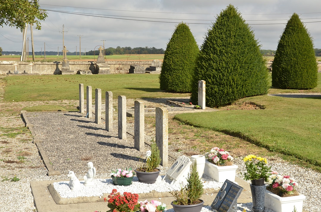 Le Chesne Communal Cemetery