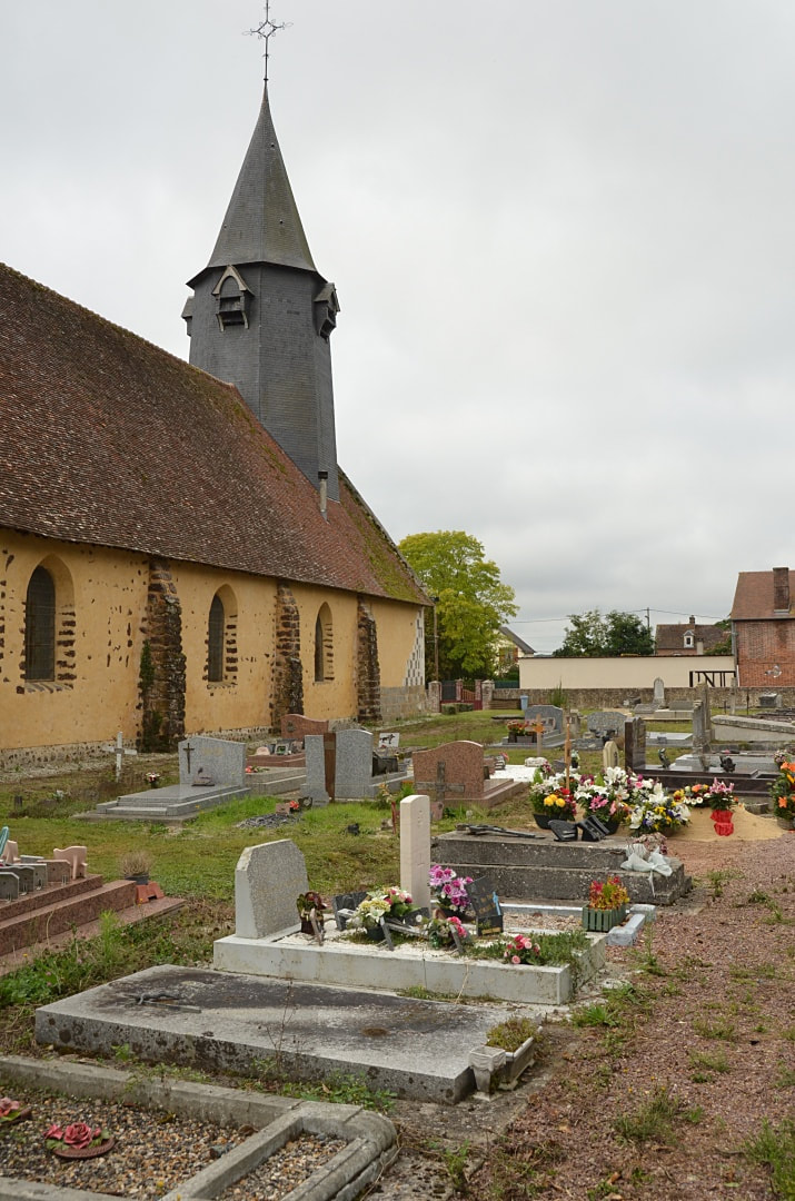 Les Baux-de-Breteuil Churchyard