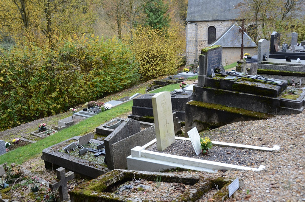 Les Préaux Churchyard