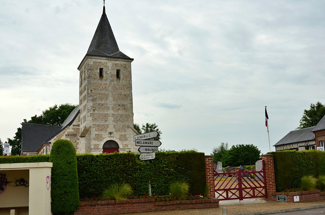 Les Trois-Pierres Churchyard