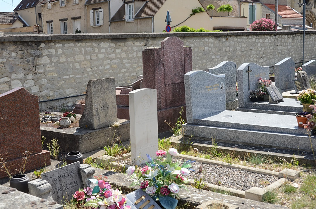 Mantes-Gassicourt Communal Cemetery