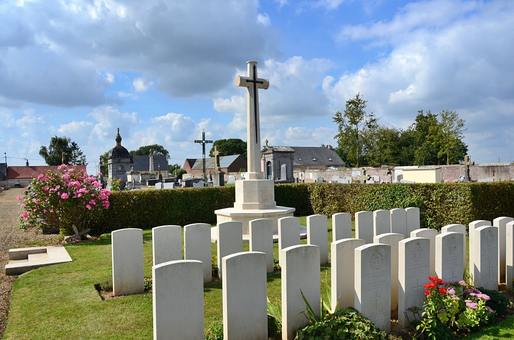 Méharicourt Communal Cemetery