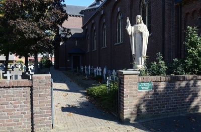 Molenbeersel Churchyard