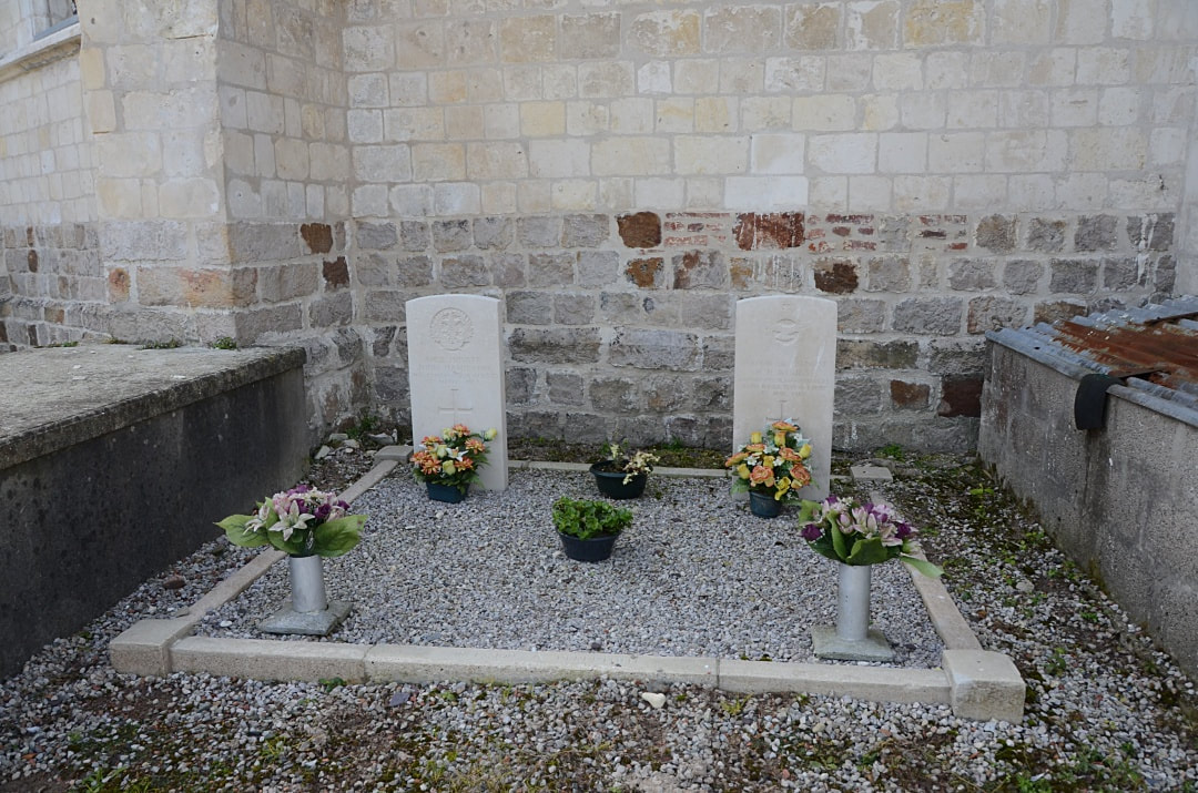 Monchy-Breton Churchyard