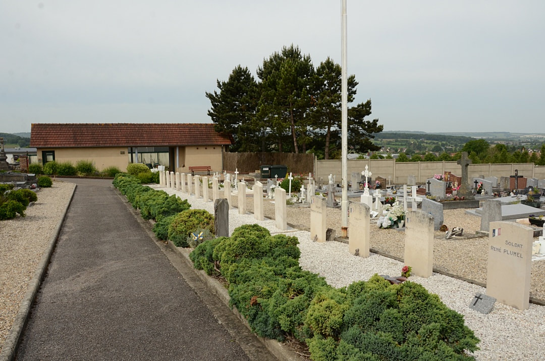 Neufchâtel-en-Bray Communal Cemetery
