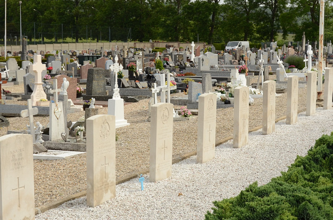 Neufchâtel-en-Bray Communal Cemetery